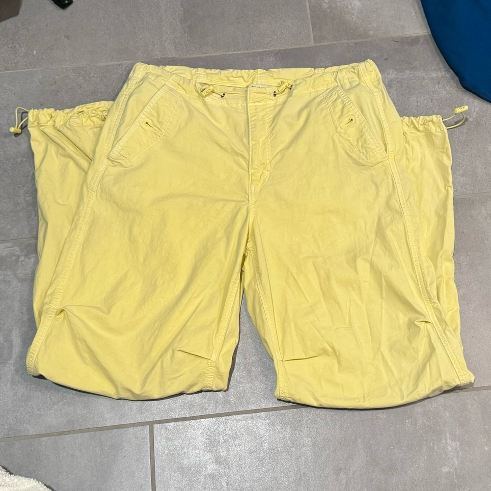 Yellow American eagle cargo pants.